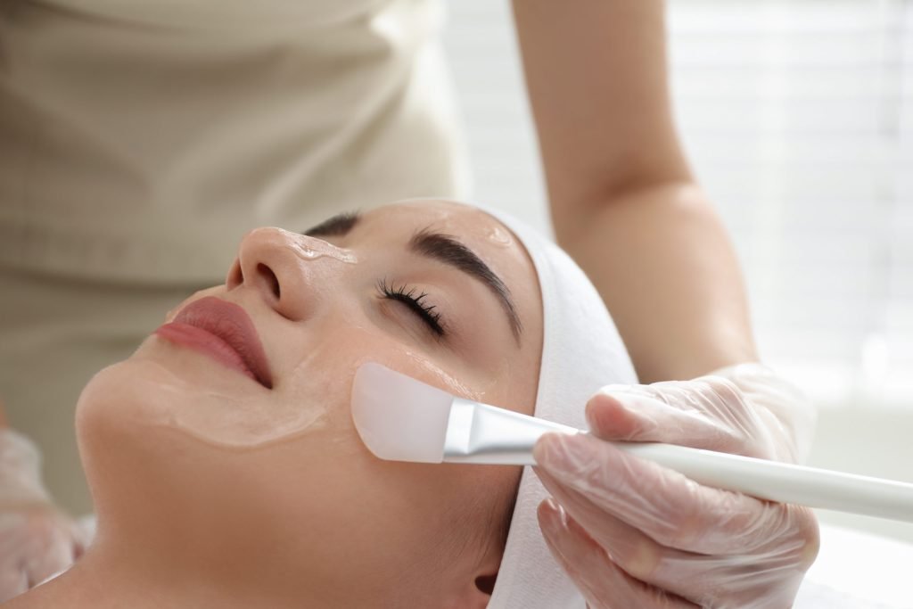5 Innovative Non-Invasive Facials To Revitalize Your Skin